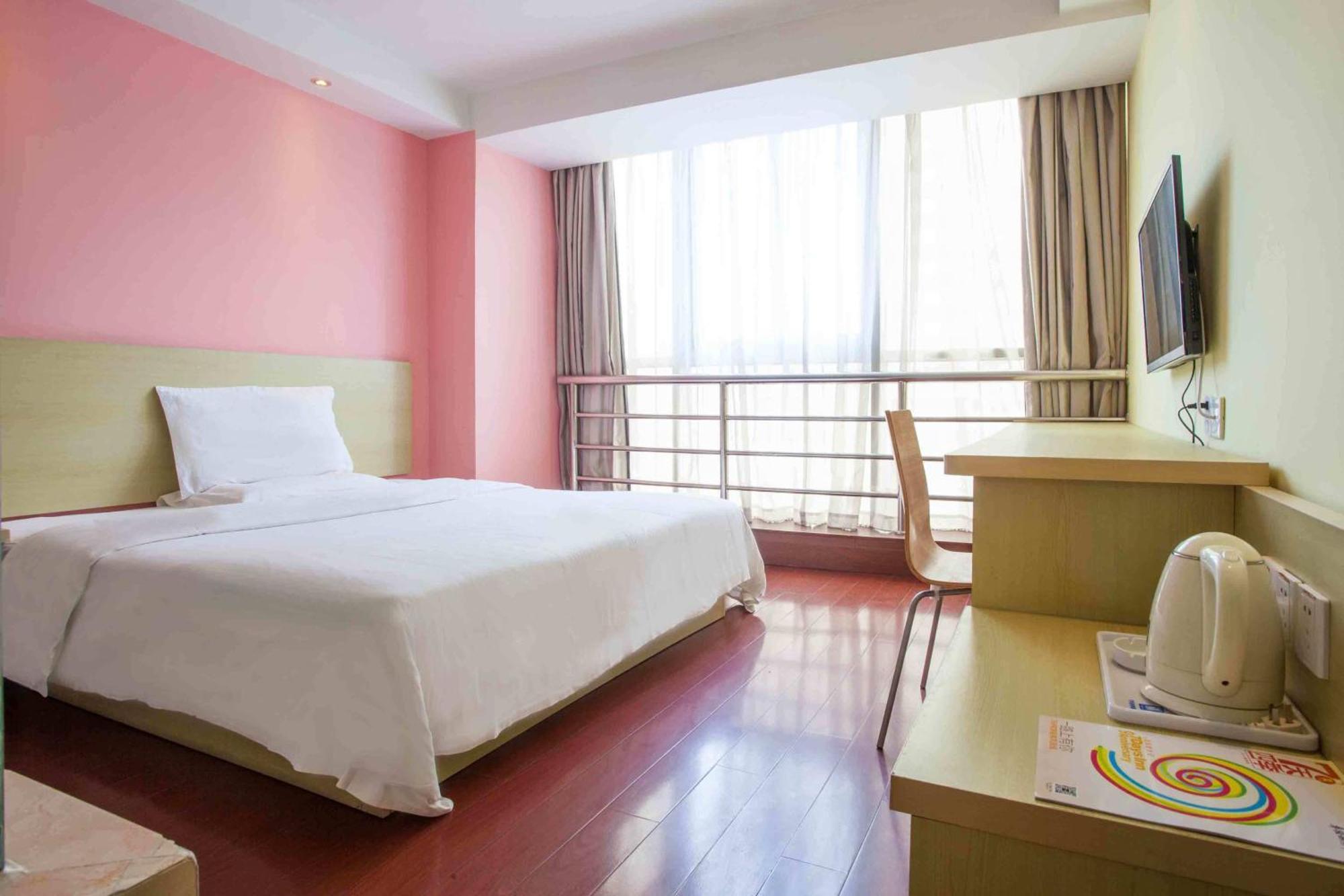 7Days Inn Wuzhou South Railway Station Cangwu Εξωτερικό φωτογραφία