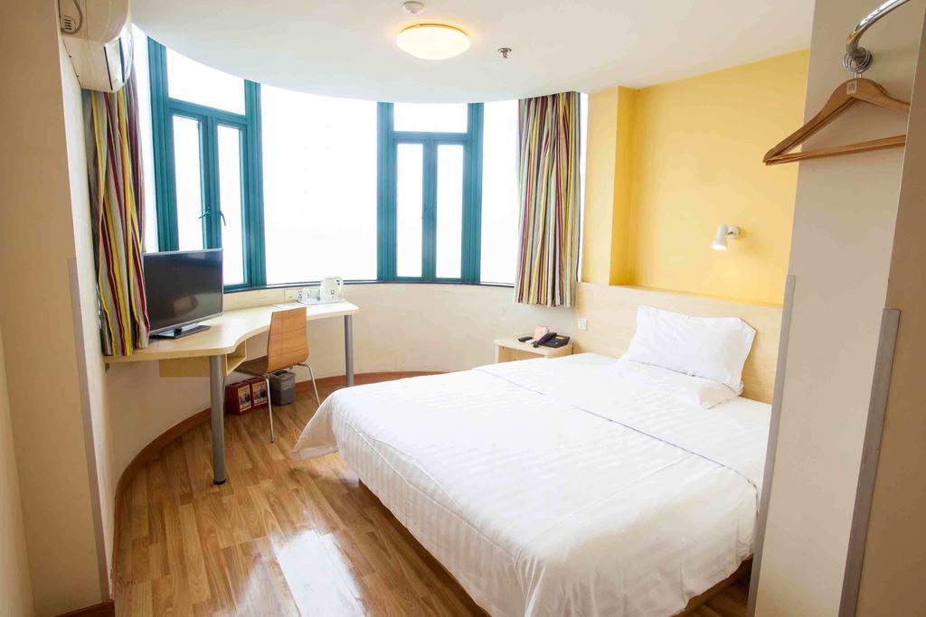 7Days Inn Wuzhou South Railway Station Cangwu Δωμάτιο φωτογραφία