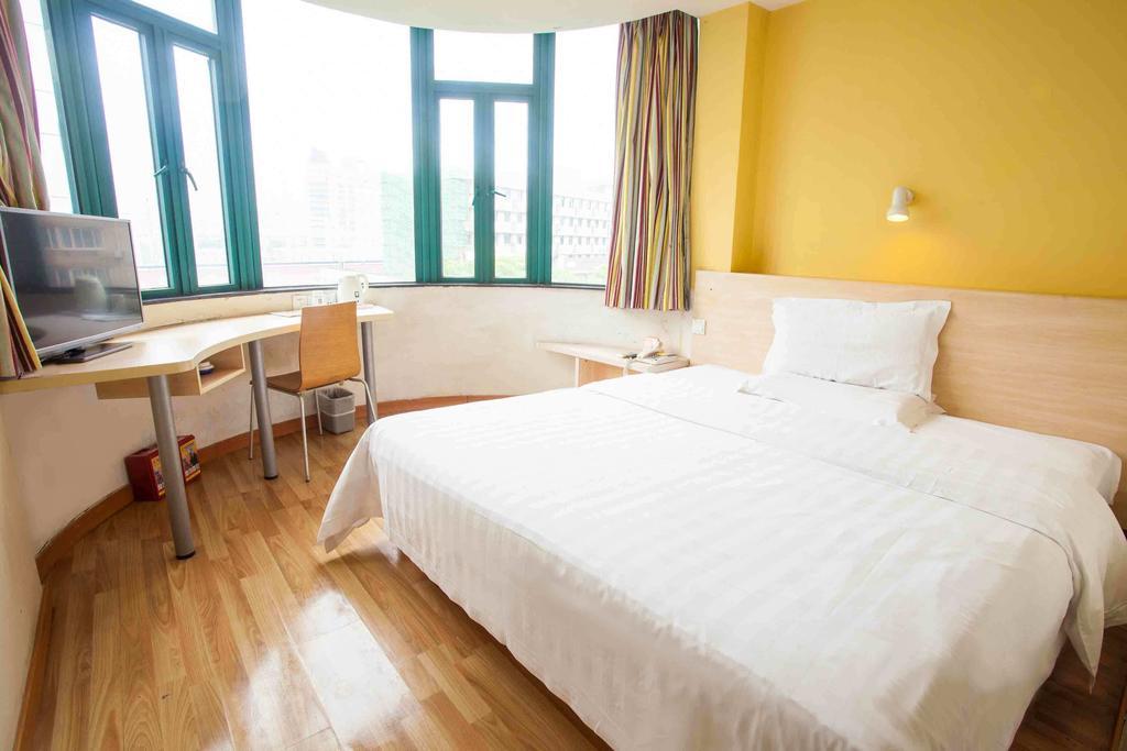 7Days Inn Wuzhou South Railway Station Cangwu Δωμάτιο φωτογραφία