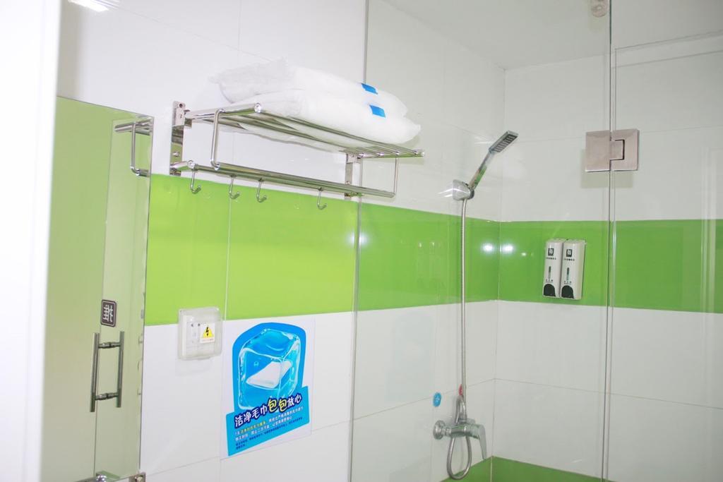 7Days Inn Wuzhou South Railway Station Cangwu Δωμάτιο φωτογραφία
